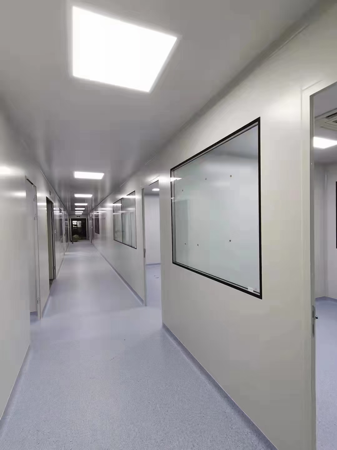 板上開窗（方角）